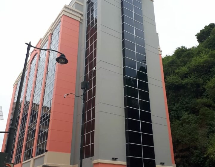 WhatsApp-Image-2018-08-03-at-10.31.17-AM-720x560 Fotos de obras de mantenimiento del sector bancario